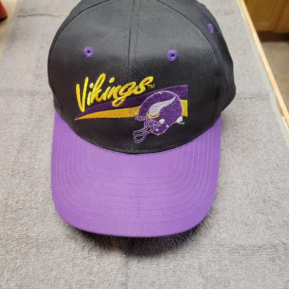 Vikings Football trucker hat vintage official purple black embroidered